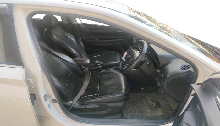 2022 Hyundai NEW I20 ASTA (O) 1.2 AT, Petrol, Automatic, 54,602 km, interior