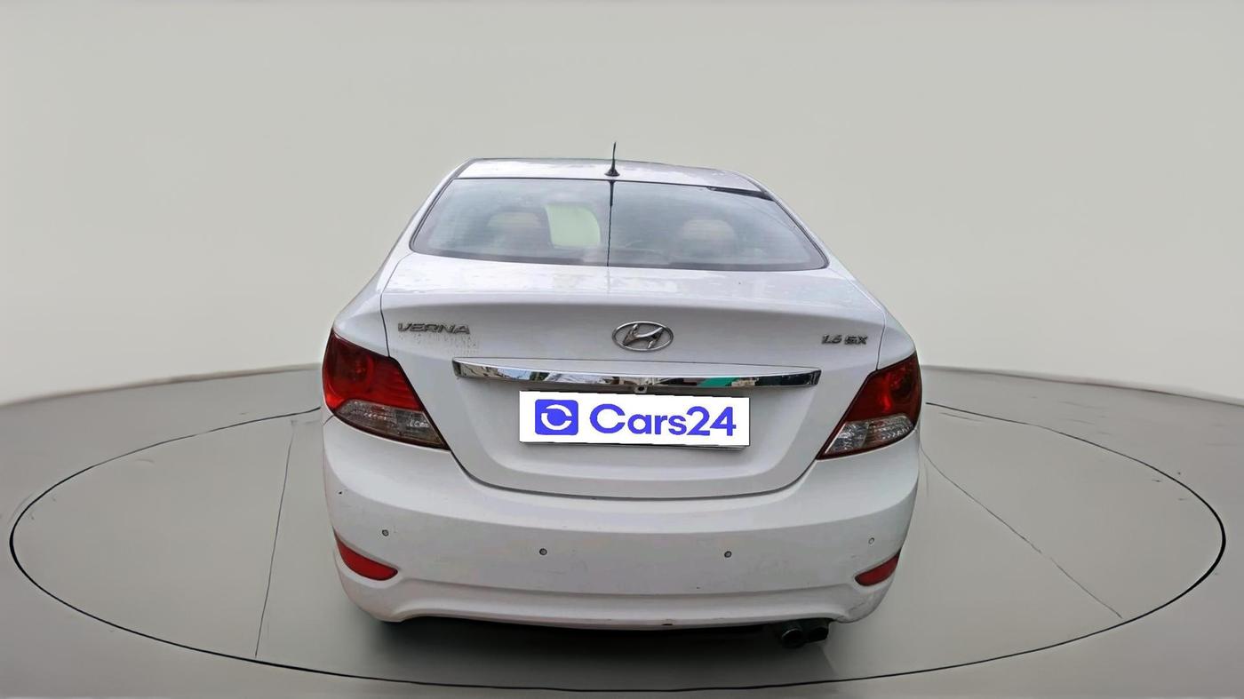 2014 Hyundai Verna FLUIDIC 1.6 CRDI SX OPT, Diesel, Manual, 1,30,220 km, exterior