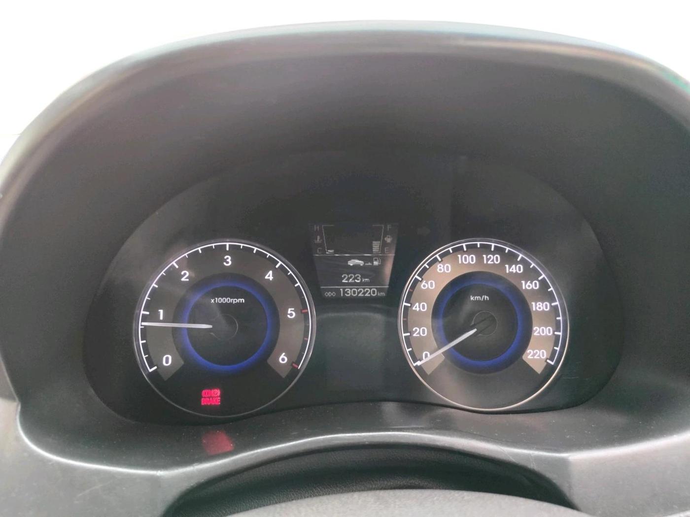 2014 Hyundai Verna FLUIDIC 1.6 CRDI SX OPT, Diesel, Manual, 1,30,220 km, interior