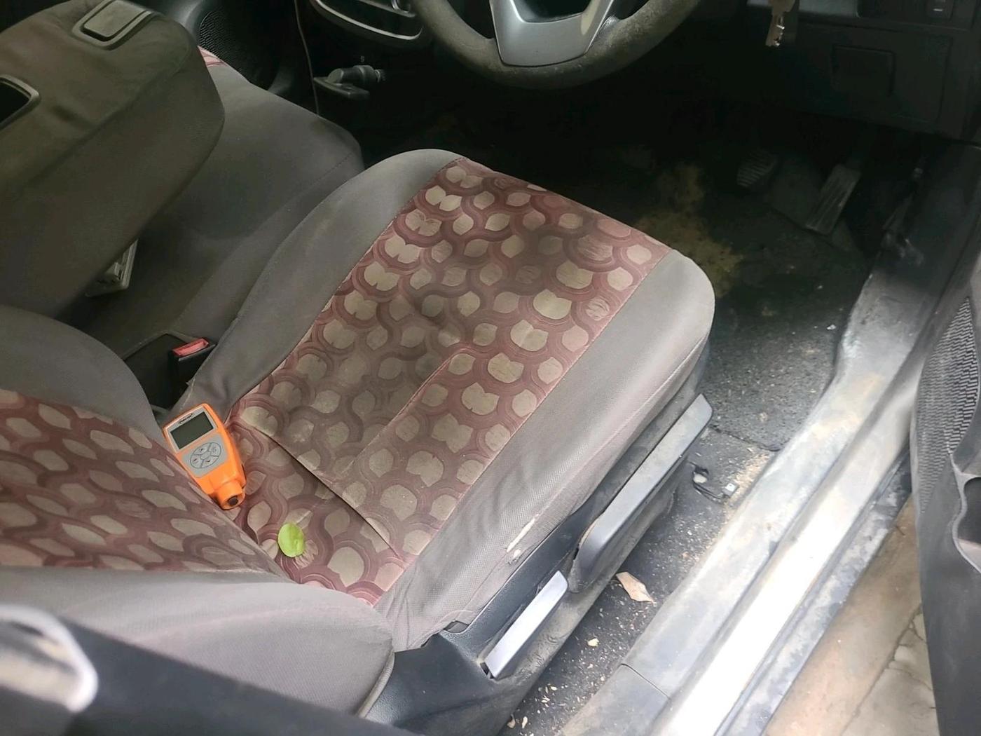 2017 Mahindra KUV 100 NXT K8 P 6 STR, Petrol, Manual, 87,444 km, interior