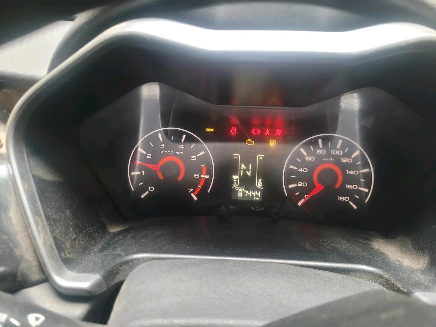 2017 Mahindra KUV 100 NXT K8 P 6 STR, Petrol, Manual, 87,444 km, interior