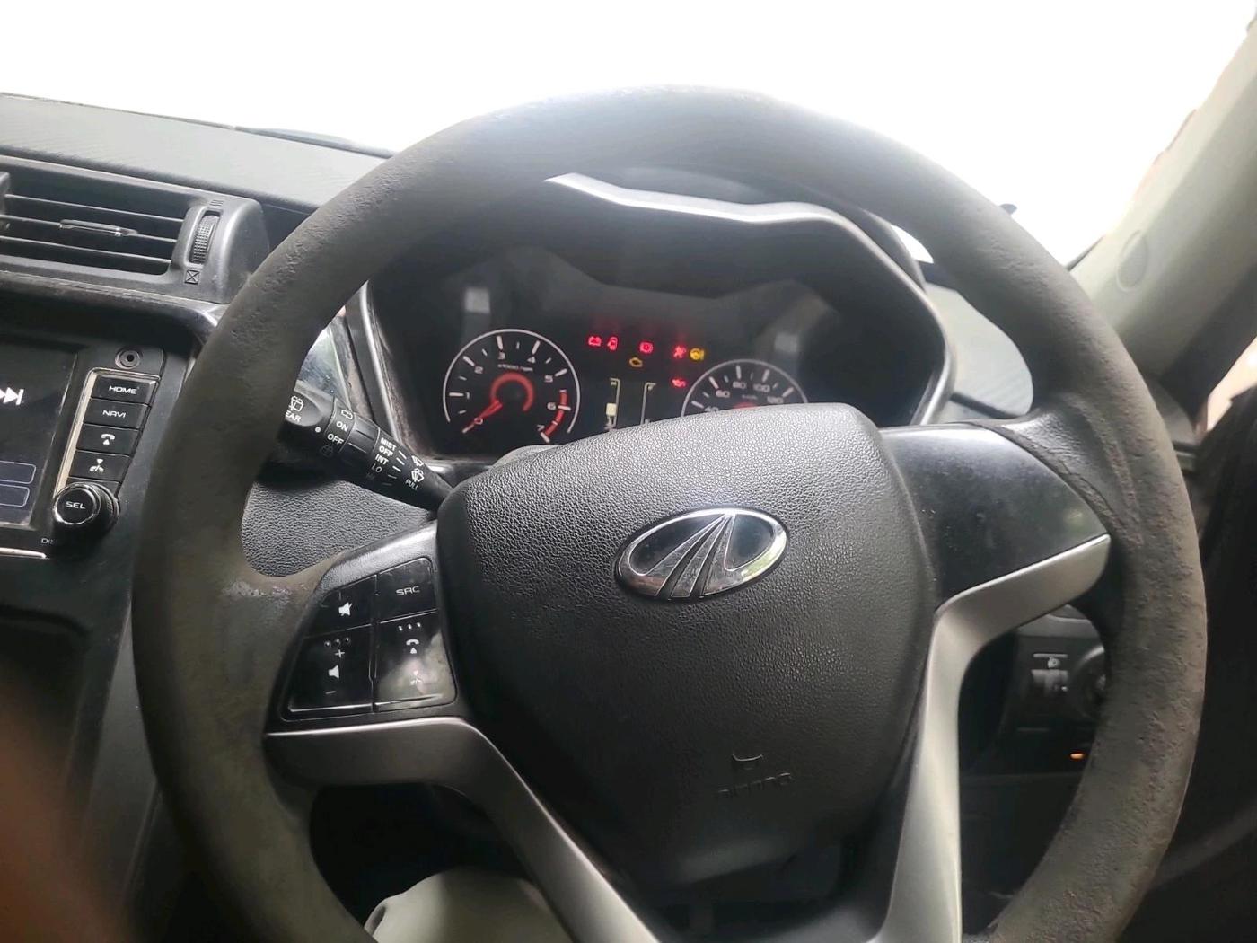 2017 Mahindra KUV 100 NXT K8 P 6 STR, Petrol, Manual, 87,444 km, interior