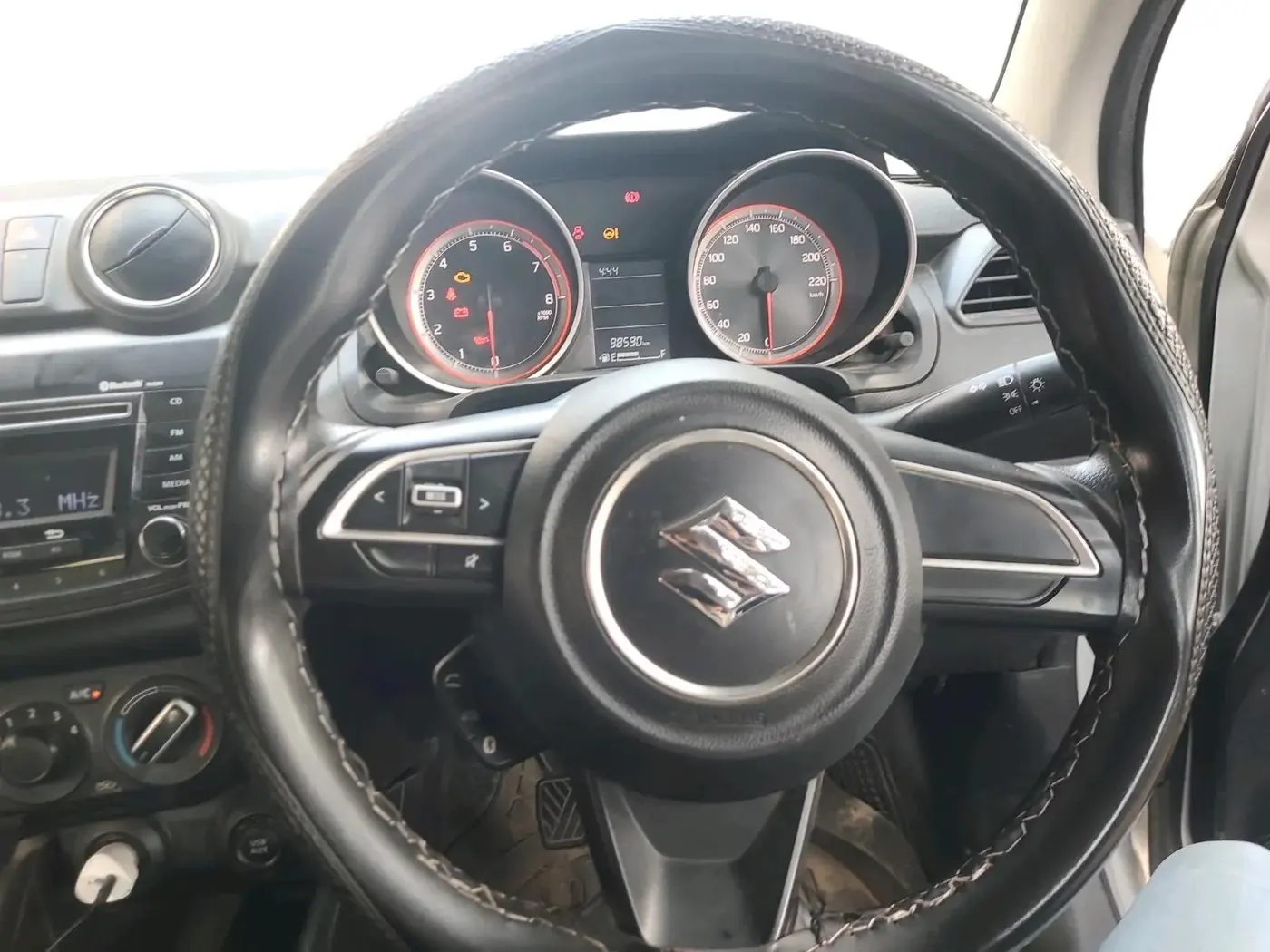 2021 Maruti Swift VXI, Petrol, Manual, 98,590 km, interior