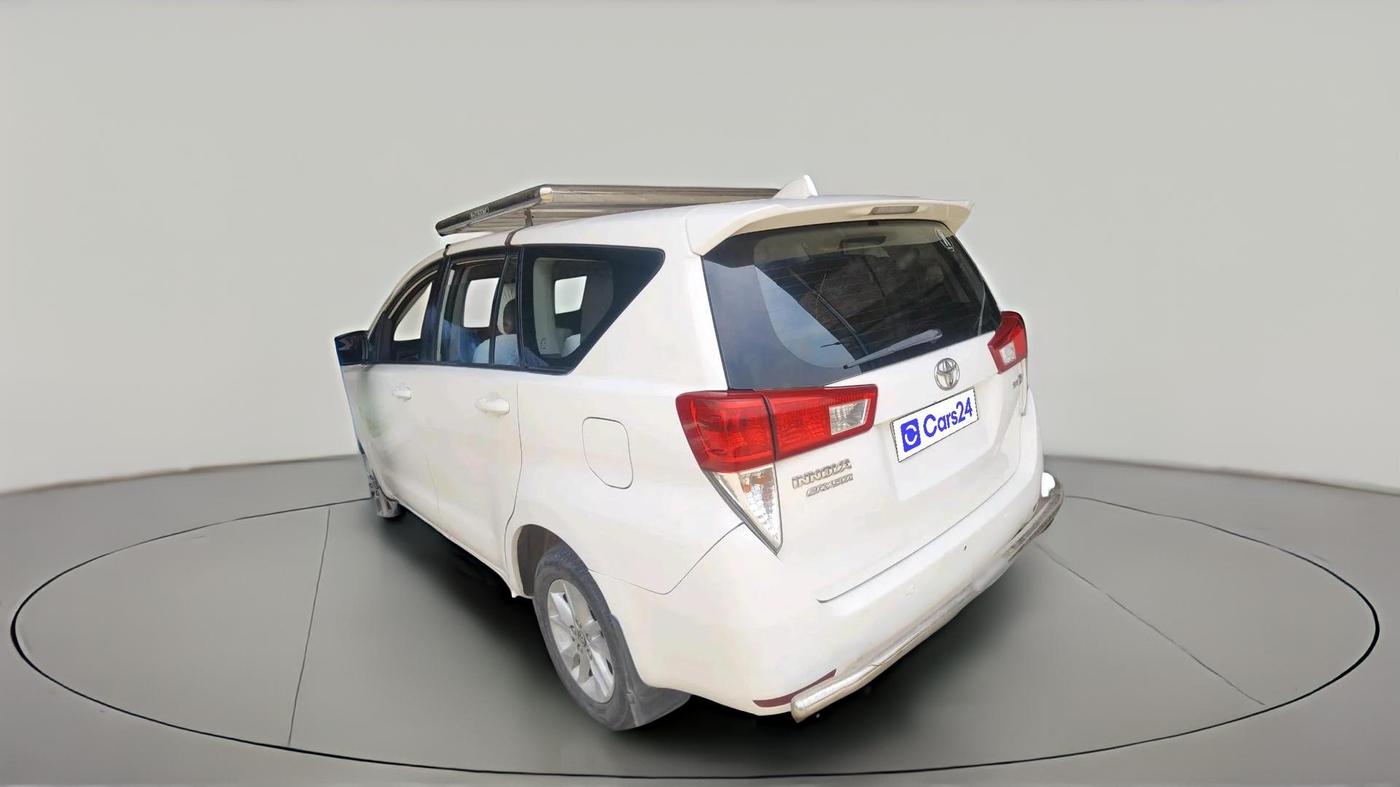 2017 Toyota Innova Crysta 2.4 G 7 STR, Diesel, Manual, 1,64,317 km, exterior