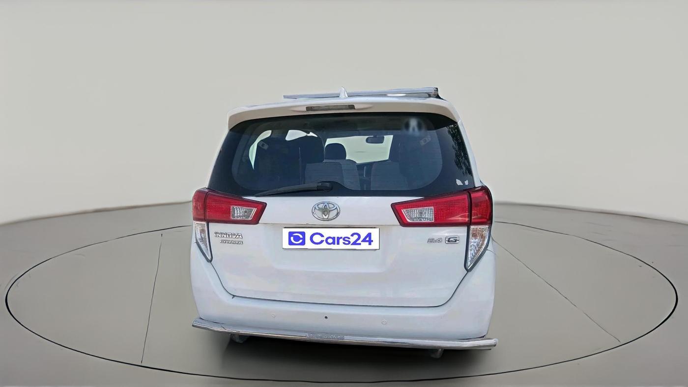 2017 Toyota Innova Crysta 2.4 G 7 STR, Diesel, Manual, 1,64,317 km, exterior