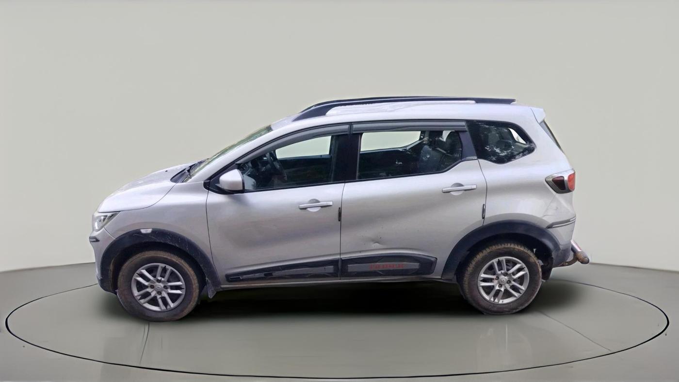 2020 Renault TRIBER RXT, Petrol, Manual, 36,029 km, exterior