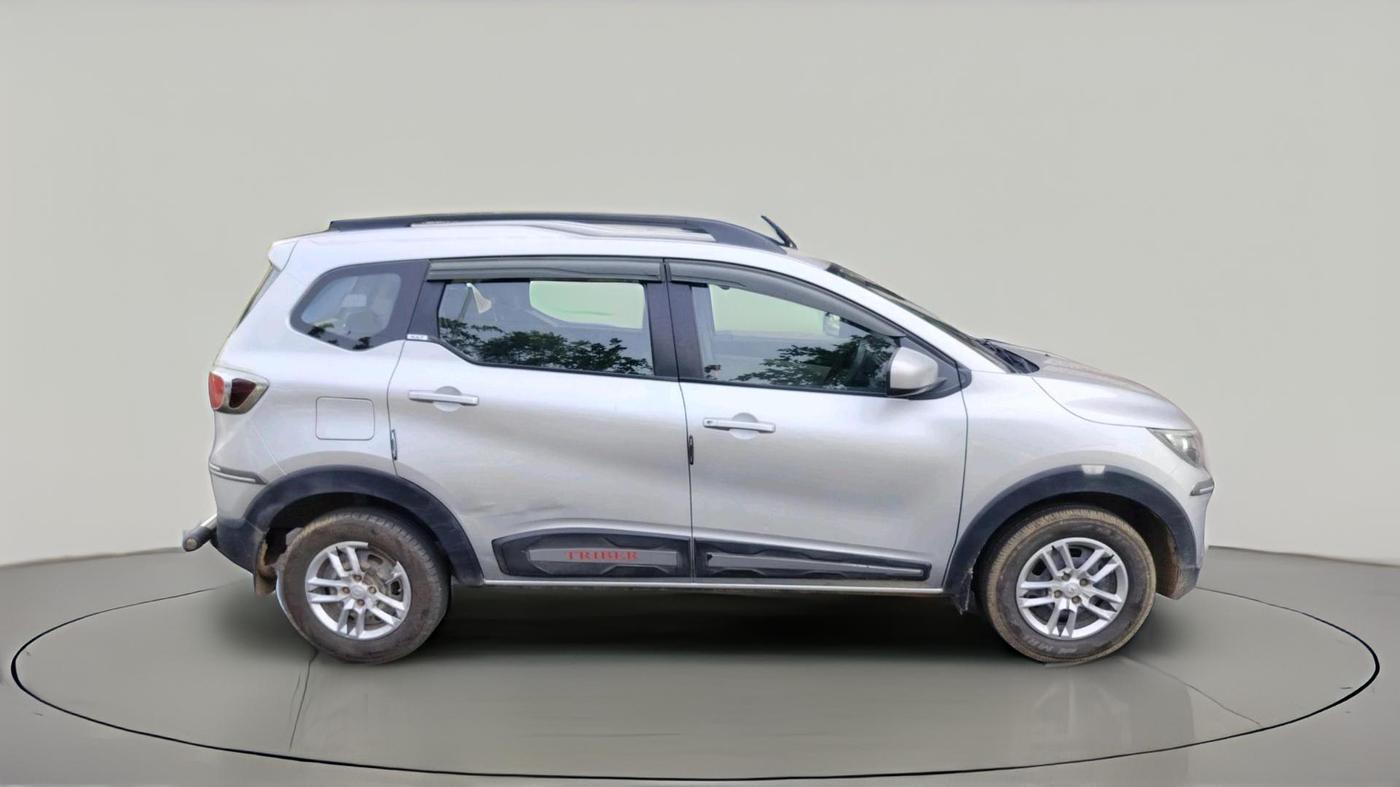 2020 Renault TRIBER RXT, Petrol, Manual, 36,029 km, exterior