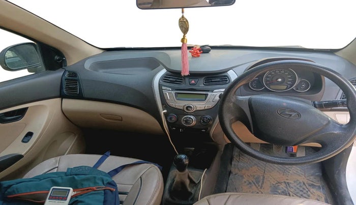 2013 Hyundai Eon MAGNA +, Petrol, Manual, 98,500 km, interior