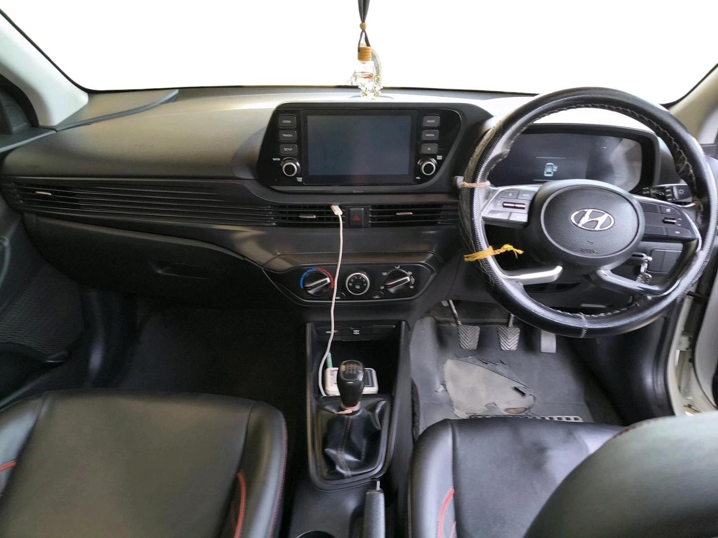 2020 Hyundai NEW I20 SPORTZ 1.2 MT, Petrol, Manual, 1,32,435 km, interior