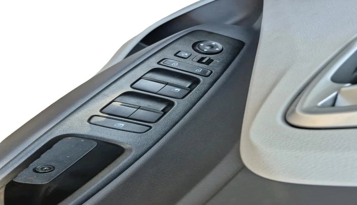 2025 Hyundai GRAND I10 NIOS SPORTZ AMT 1.2 KAPPA VTVT, Petrol, Automatic, 267 km, interior