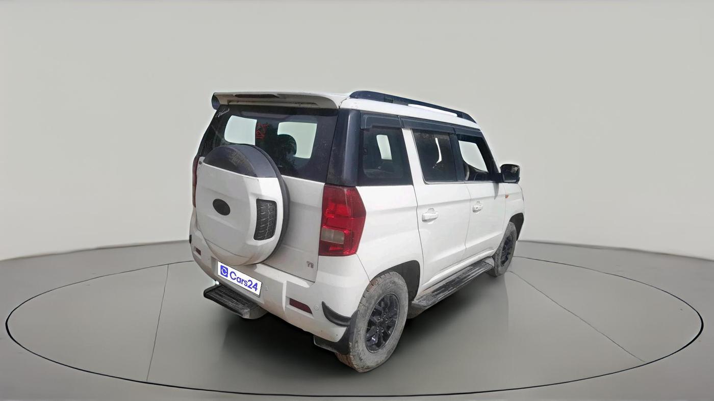 2015 Mahindra TUV300 T8, Diesel, Manual, 1,43,459 km, exterior