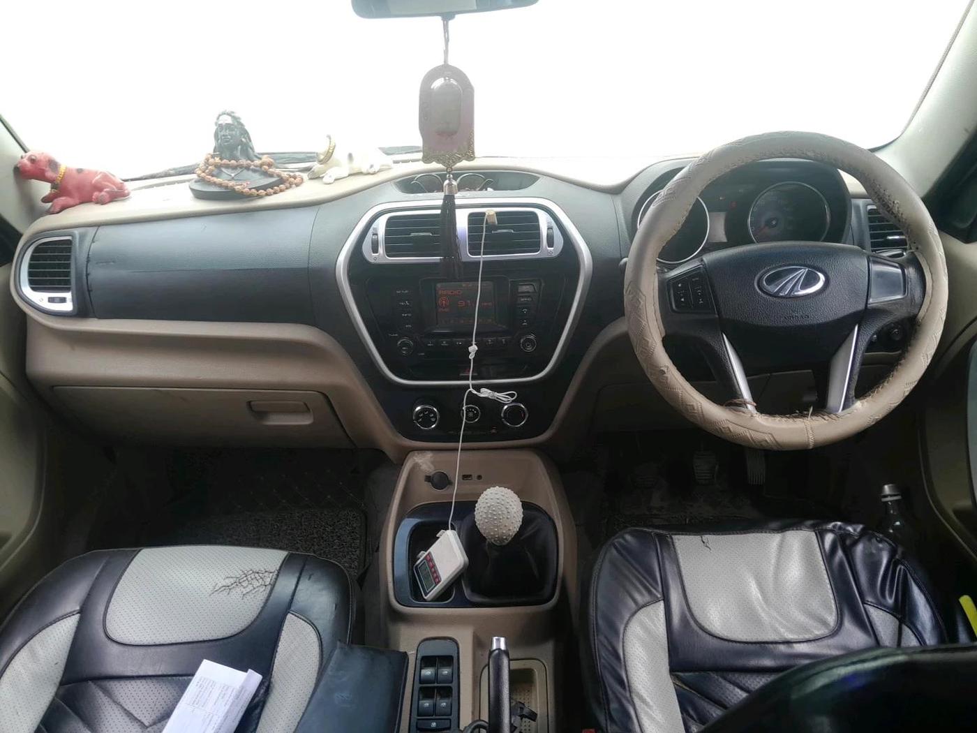 2015 Mahindra TUV300 T8, Diesel, Manual, 1,43,459 km, interior