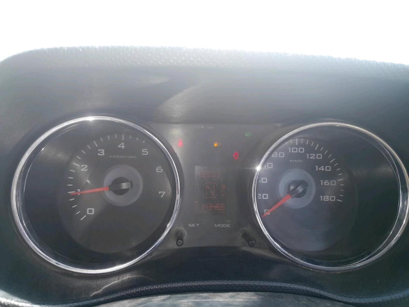 2015 Mahindra TUV300 T8, Diesel, Manual, 1,43,459 km, interior