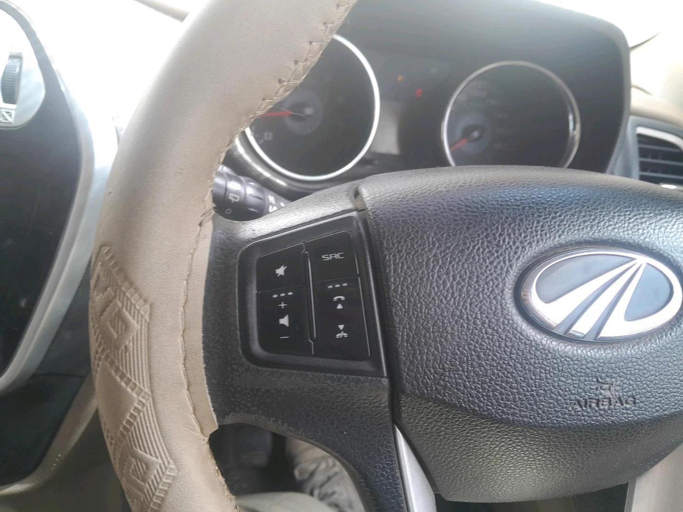2015 Mahindra TUV300 T8, Diesel, Manual, 1,43,459 km, interior