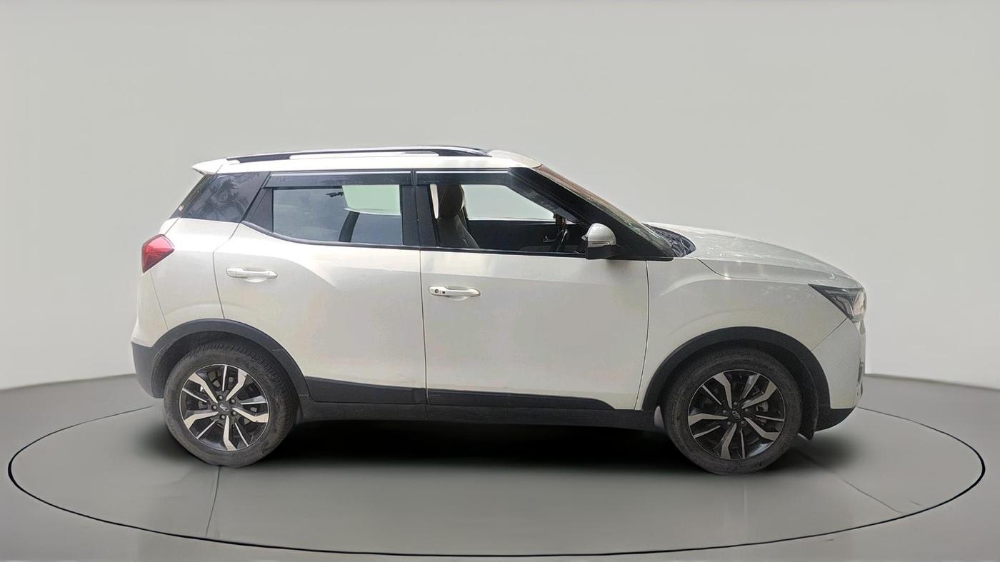 2021 Mahindra XUV300 W8 (O) 1.2 PETROL, Petrol, Manual, 61,490 km, exterior