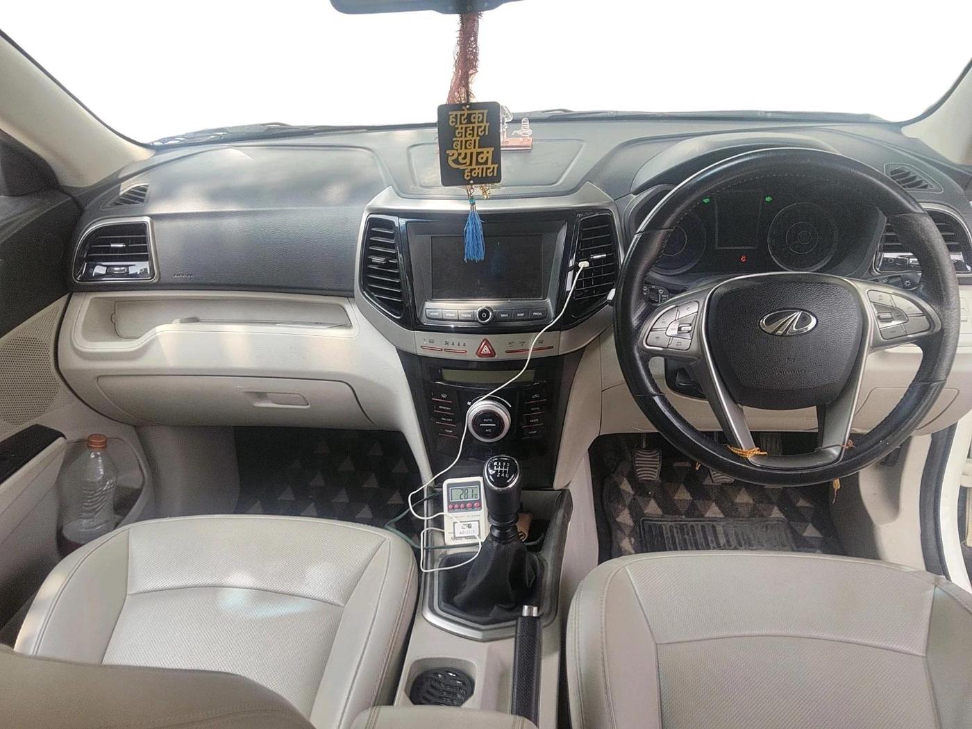 2021 Mahindra XUV300 W8 (O) 1.2 PETROL, Petrol, Manual, 61,490 km, interior