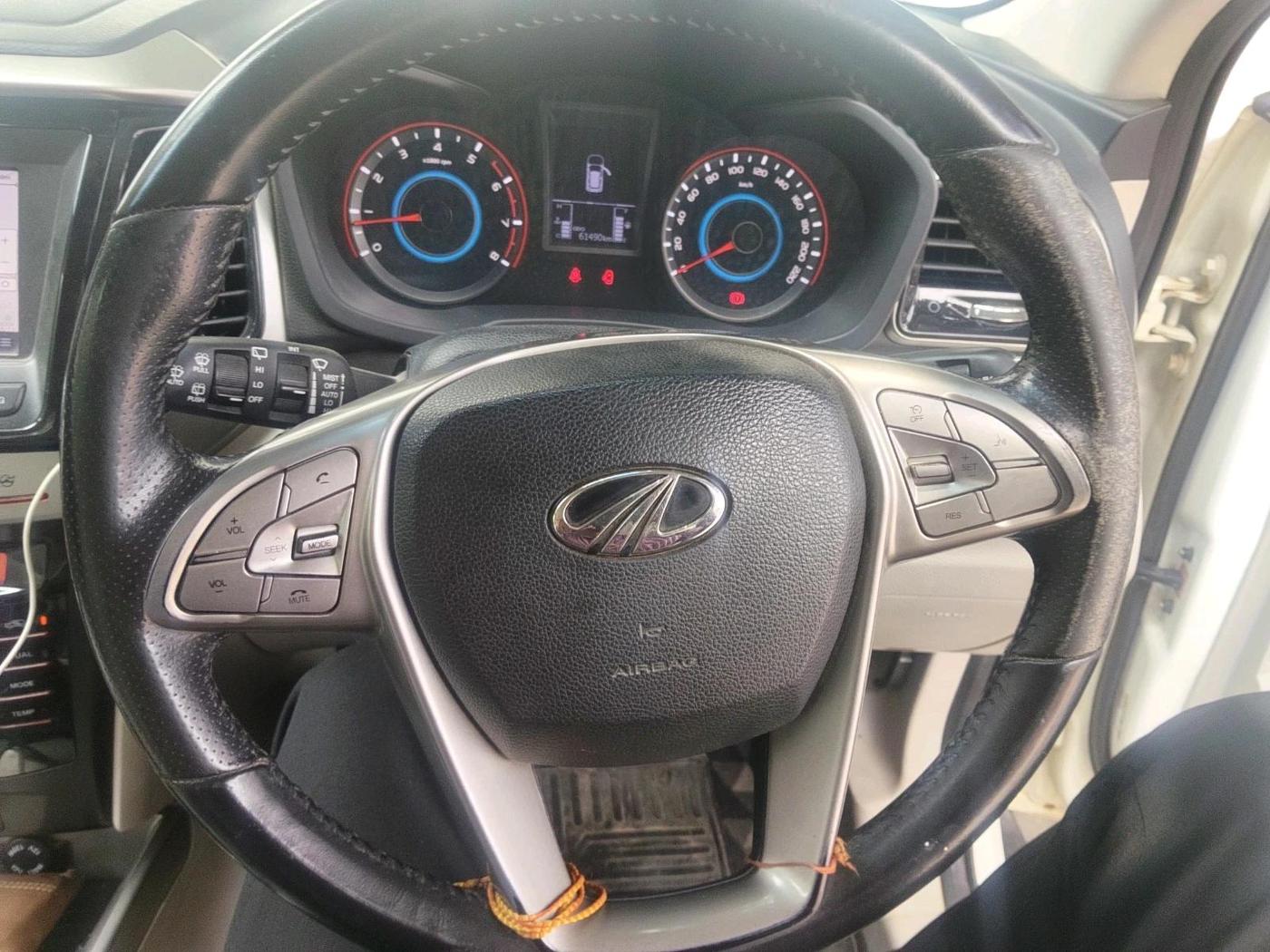 2021 Mahindra XUV300 W8 (O) 1.2 PETROL, Petrol, Manual, 61,490 km, interior
