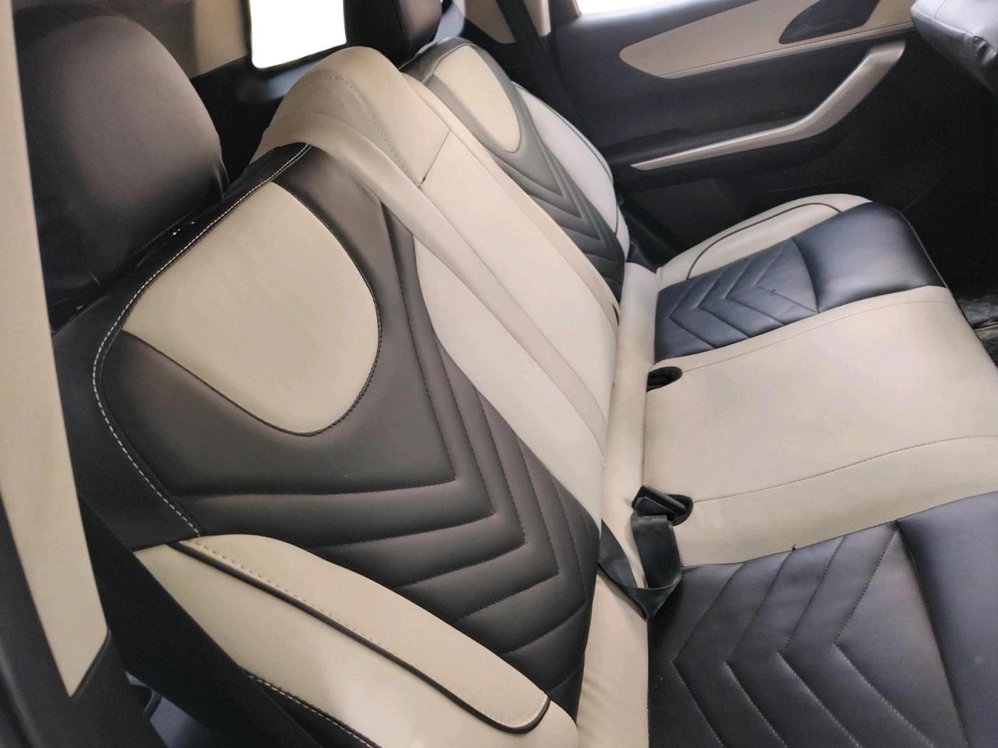 2022 Mahindra XUV700 MX D MT 5 STR, Diesel, Manual, 67,414 km, interior