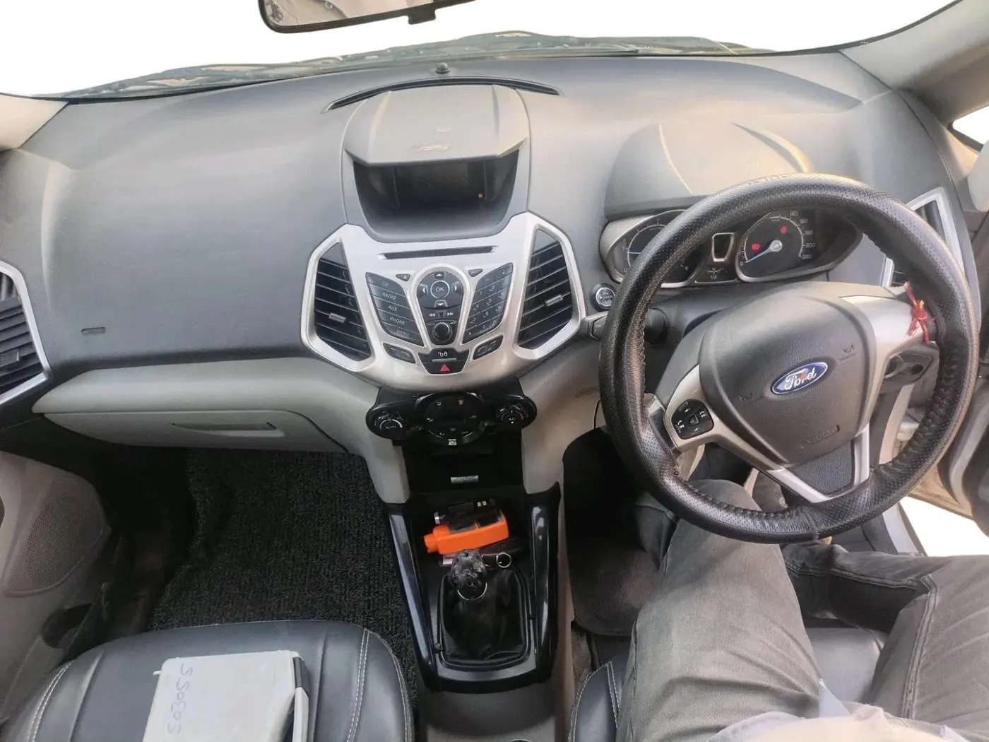 2013 Ford Ecosport TITANIUM 1.5L DIESEL, Diesel, Manual, 1,14,700 km, interior