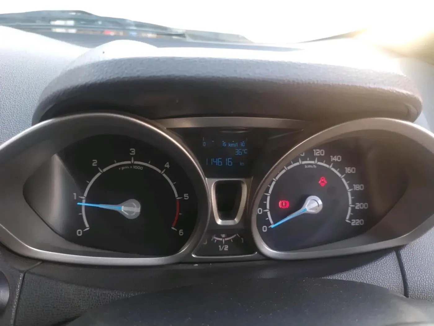 2013 Ford Ecosport TITANIUM 1.5L DIESEL, Diesel, Manual, 1,14,700 km, interior