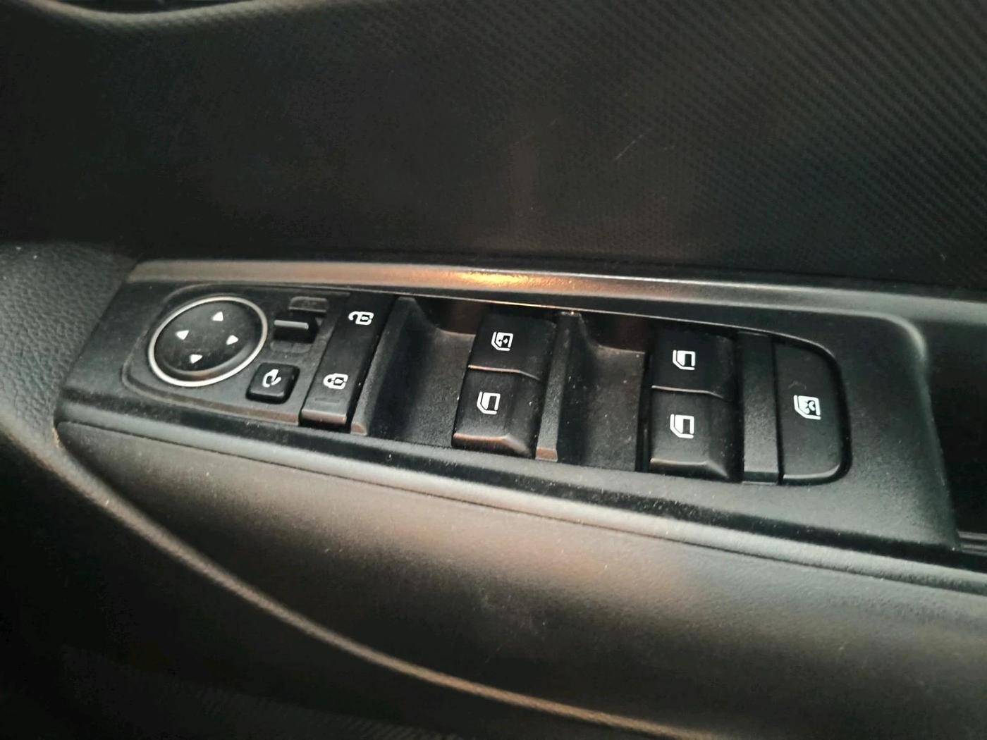 2021 KIA SONET HTK PLUS 1.2, Petrol, Manual, 61,059 km, interior