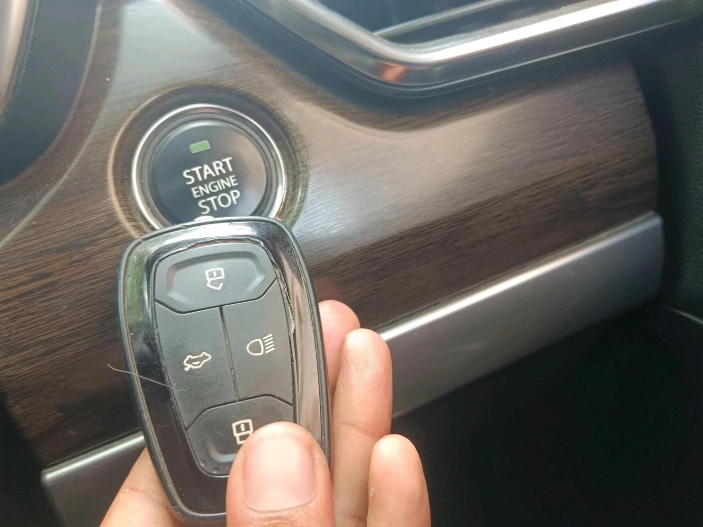 2019 Tata Harrier XZ 2.0L, Diesel, Manual, 1,59,530 km, interior