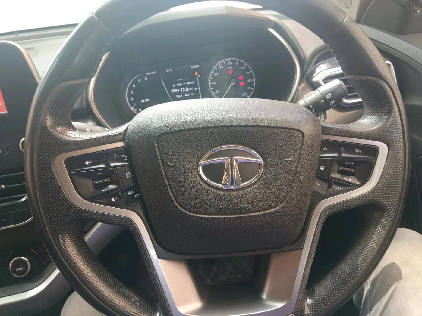 2019 Tata Harrier XZ 2.0L, Diesel, Manual, 1,59,530 km, interior