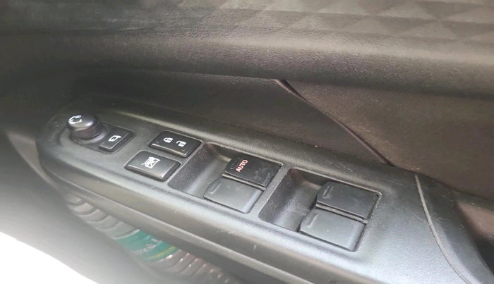 2025 Maruti Swift VXi (O), Petrol, Manual, 35,789 km, interior