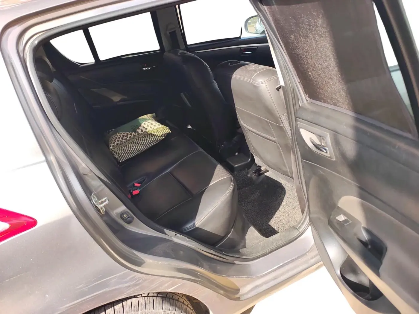 2015 Maruti Swift VXI, Petrol, Manual, 79,833 km, interior