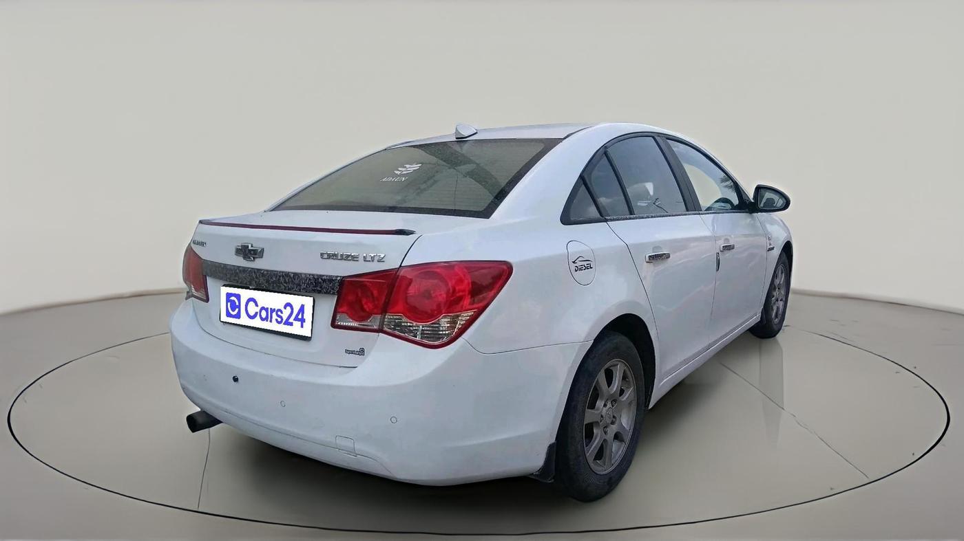 2011 Chevrolet Cruze LTZ, Diesel, Manual, 1,62,168 km, exterior