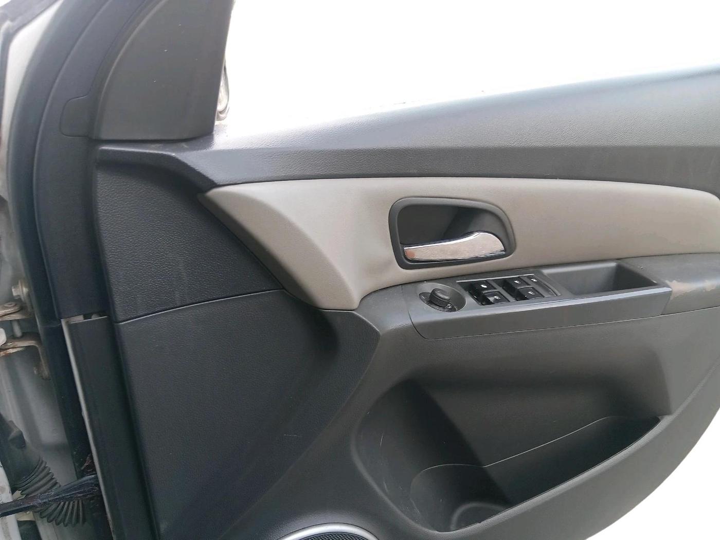 2011 Chevrolet Cruze LTZ, Diesel, Manual, 1,62,168 km, interior