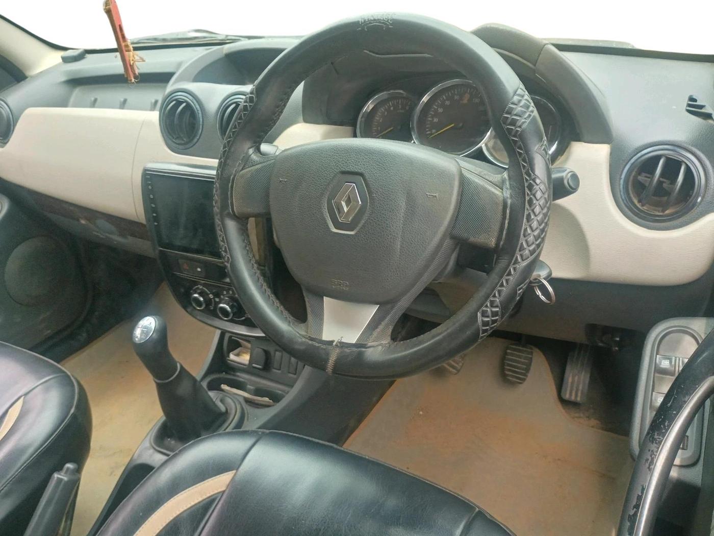 2015 Renault Duster 85 PS RXL DIESEL, Diesel, Manual, 1,62,226 km, interior