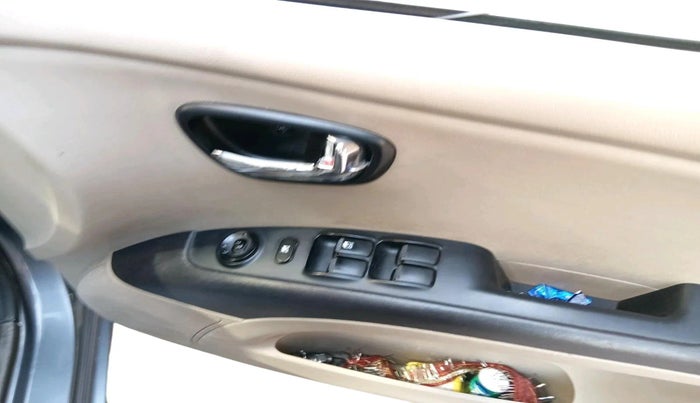 2013 Hyundai i10 MAGNA 1.2, Petrol, Manual, 1,08,306 km, interior