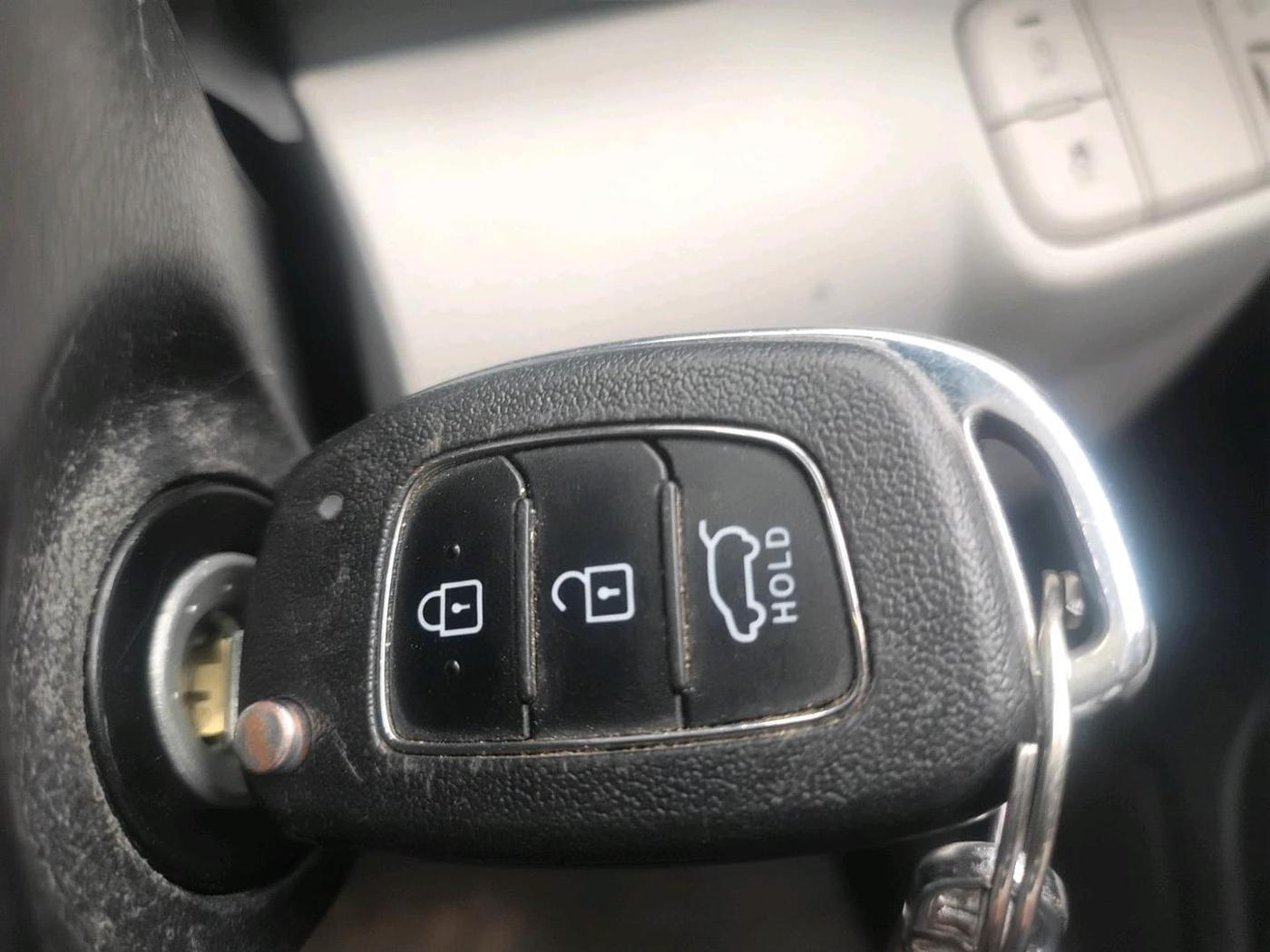 2025 Hyundai VENUE S (O) Plus 1.2 Petrol , Petrol, Manual, 50,217 km, interior