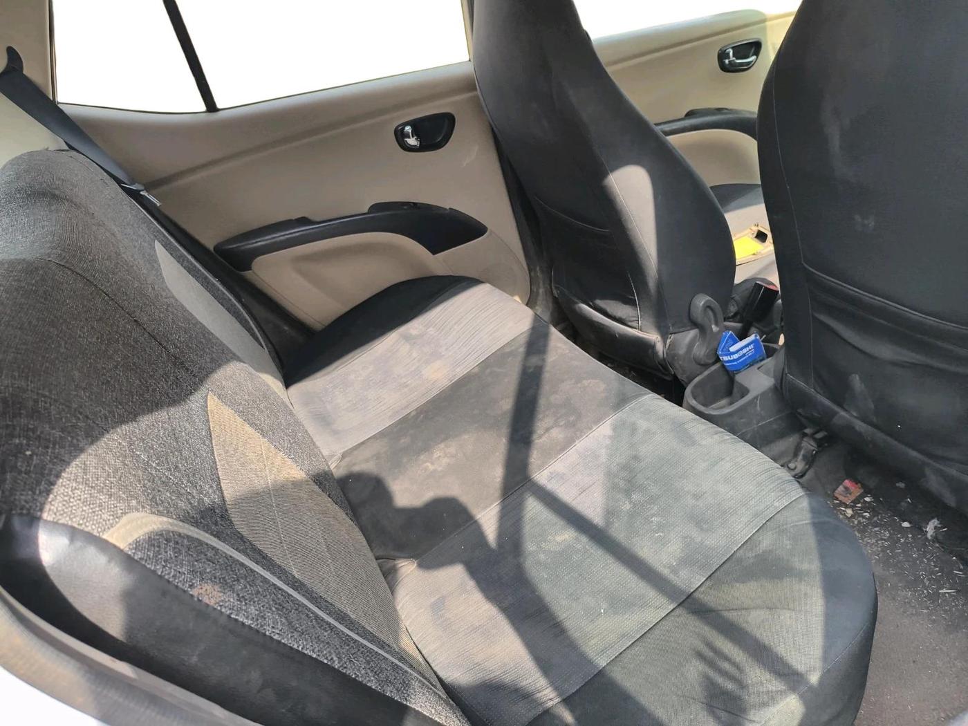 2011 Hyundai i10 MAGNA 1.1 LPG, Petrol, Manual, 1,06,748 km, interior