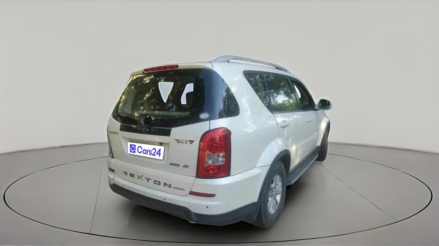 2014 Ssangyong Rexton RX7, Diesel, Automatic, 1,22,530 km, exterior