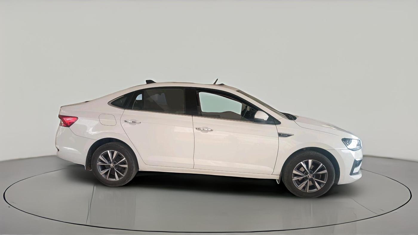 2022 Skoda SLAVIA STYLE 1.0L TSI MT, Petrol, Manual, 53,065 km, exterior