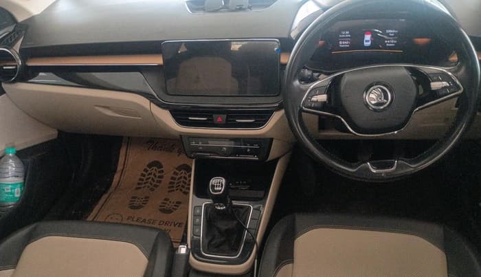2022 Skoda SLAVIA STYLE 1.0L TSI MT, Petrol, Manual, 53,065 km, interior