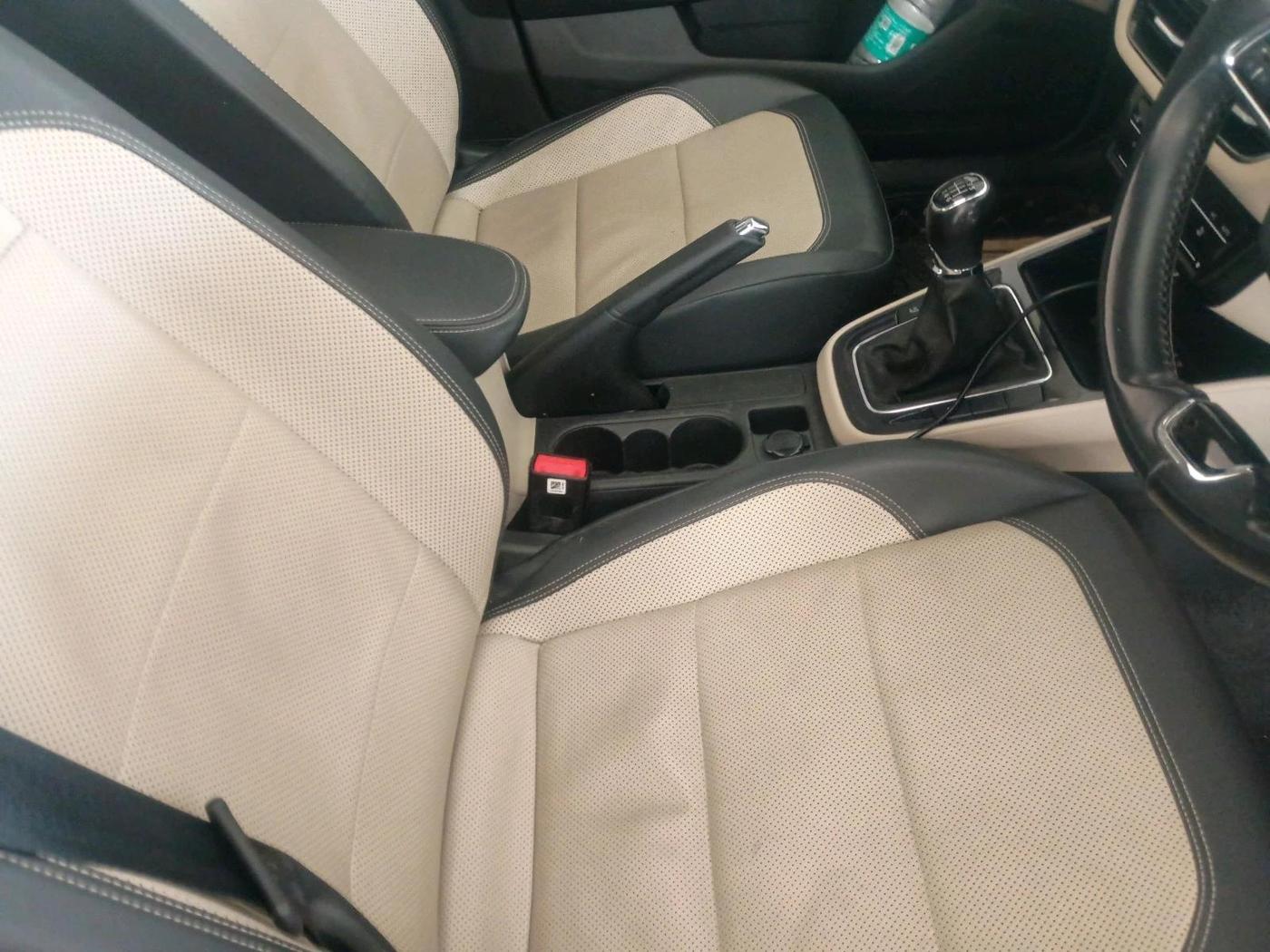 2022 Skoda SLAVIA STYLE 1.0L TSI MT, Petrol, Manual, 53,065 km, interior