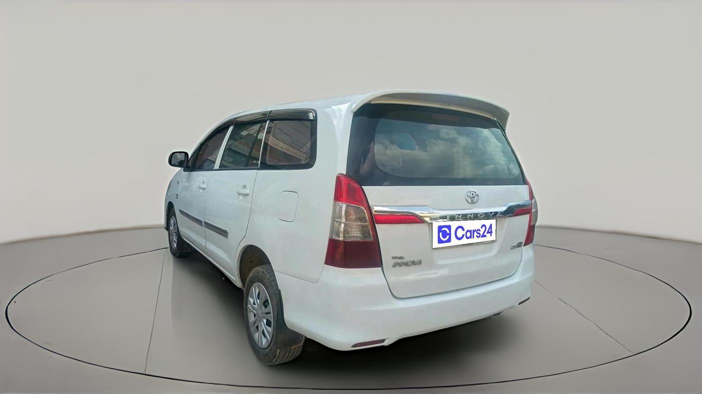 2016 Toyota Innova 2.5 GX 7 STR, Diesel, Manual, 85,910 km, exterior