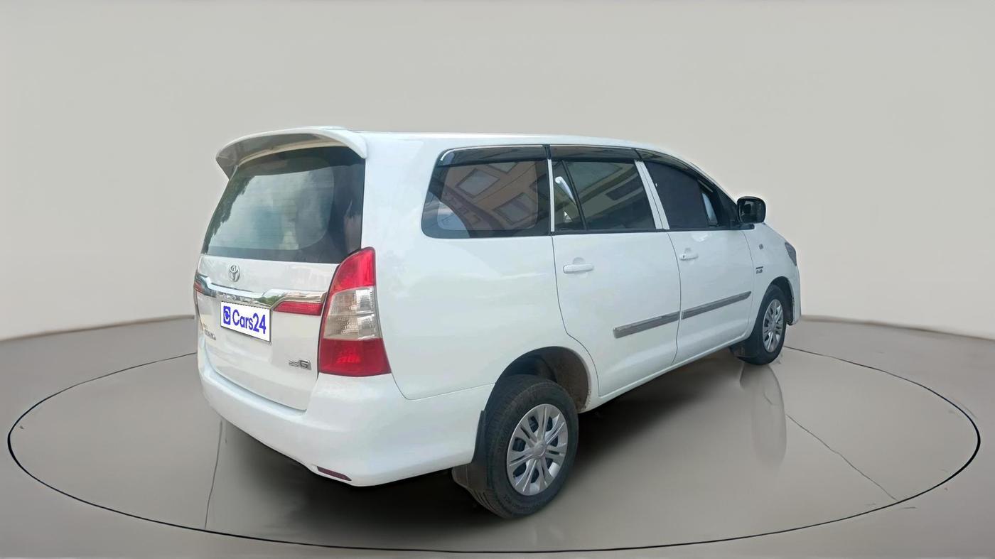 2016 Toyota Innova 2.5 GX 7 STR, Diesel, Manual, 85,910 km, exterior
