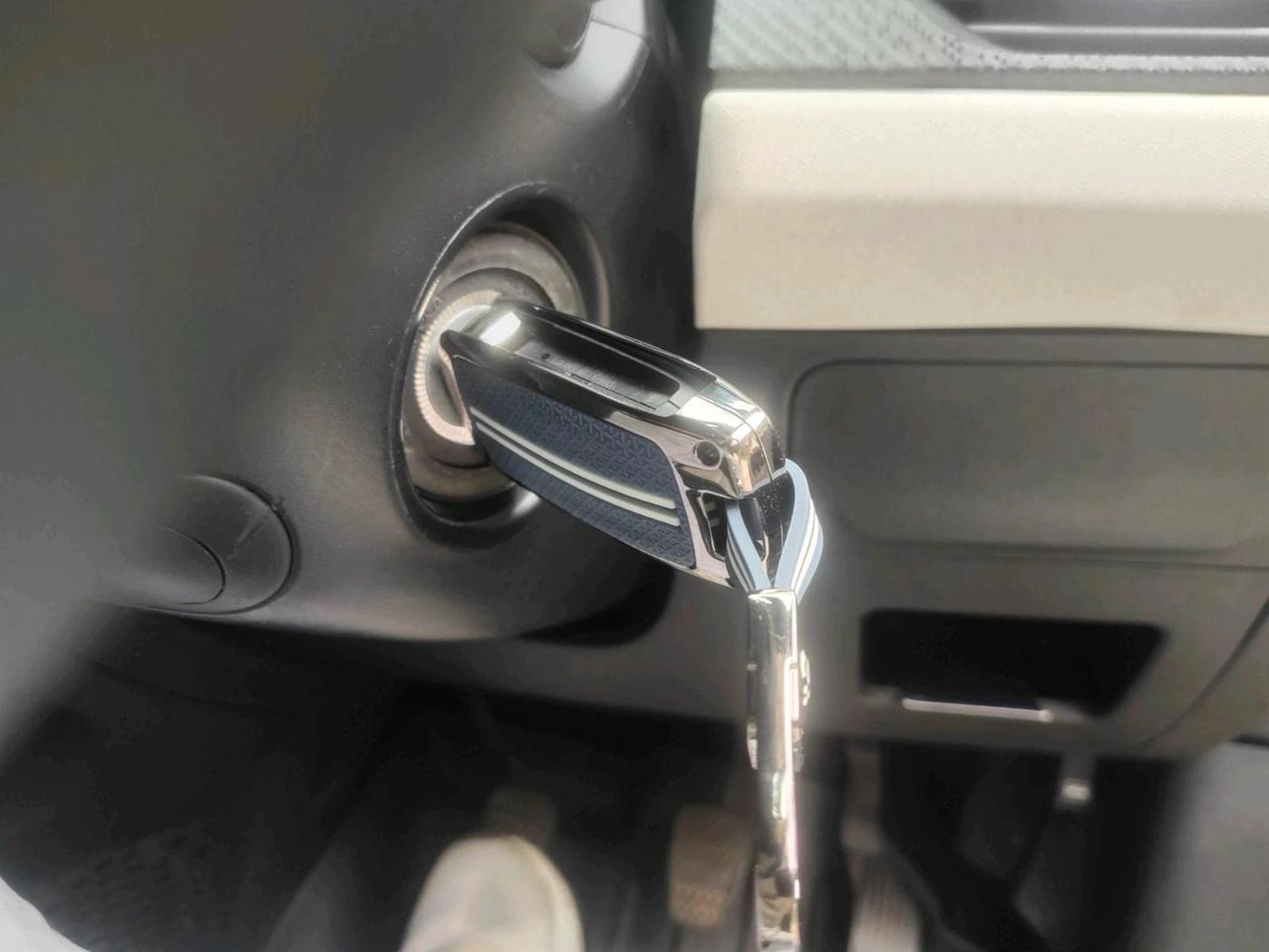 2025 Tata NEXON Pure Plus 1.2 iCNG 6MT, CNG, Manual, 23,059 km, interior