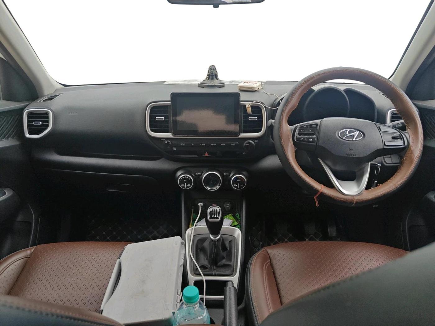 2021 Hyundai VENUE SX 1.0 TURBO, Petrol, Manual, 68,824 km, interior