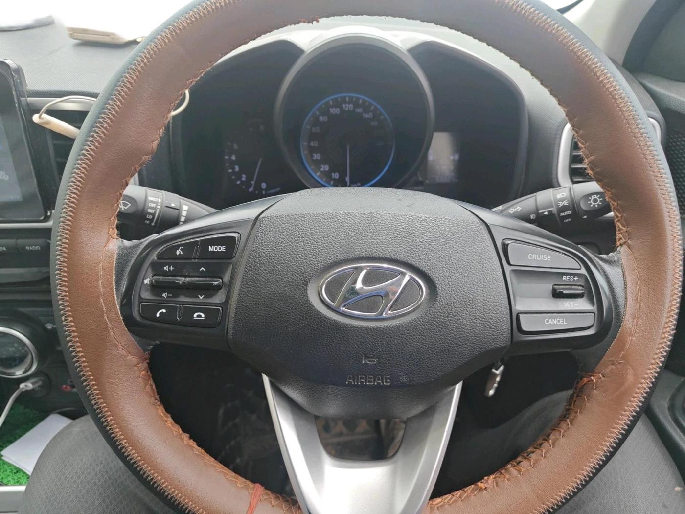 2021 Hyundai VENUE SX 1.0 TURBO, Petrol, Manual, 68,824 km, interior