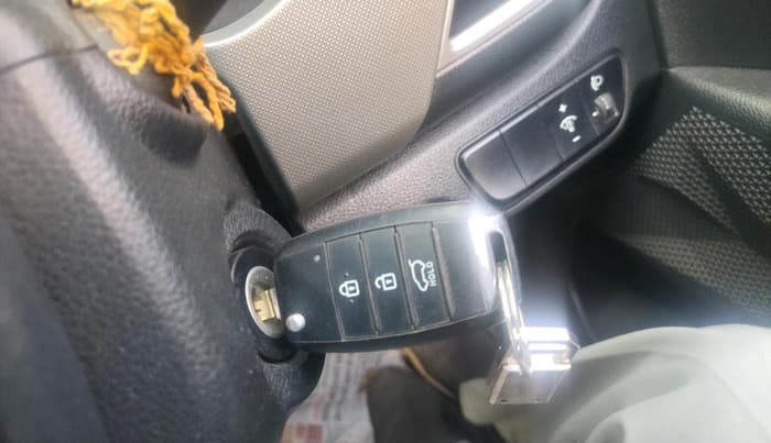 2019 KIA SELTOS HTK 1.5 PETROL, Petrol, Manual, 1,07,303 km, interior
