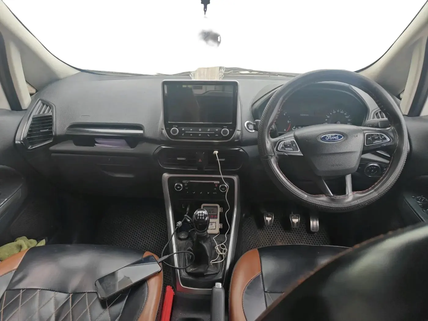 2018 Ford Ecosport TITANIUM 1.5L DIESEL, Diesel, Manual, 1,04,000 km, interior