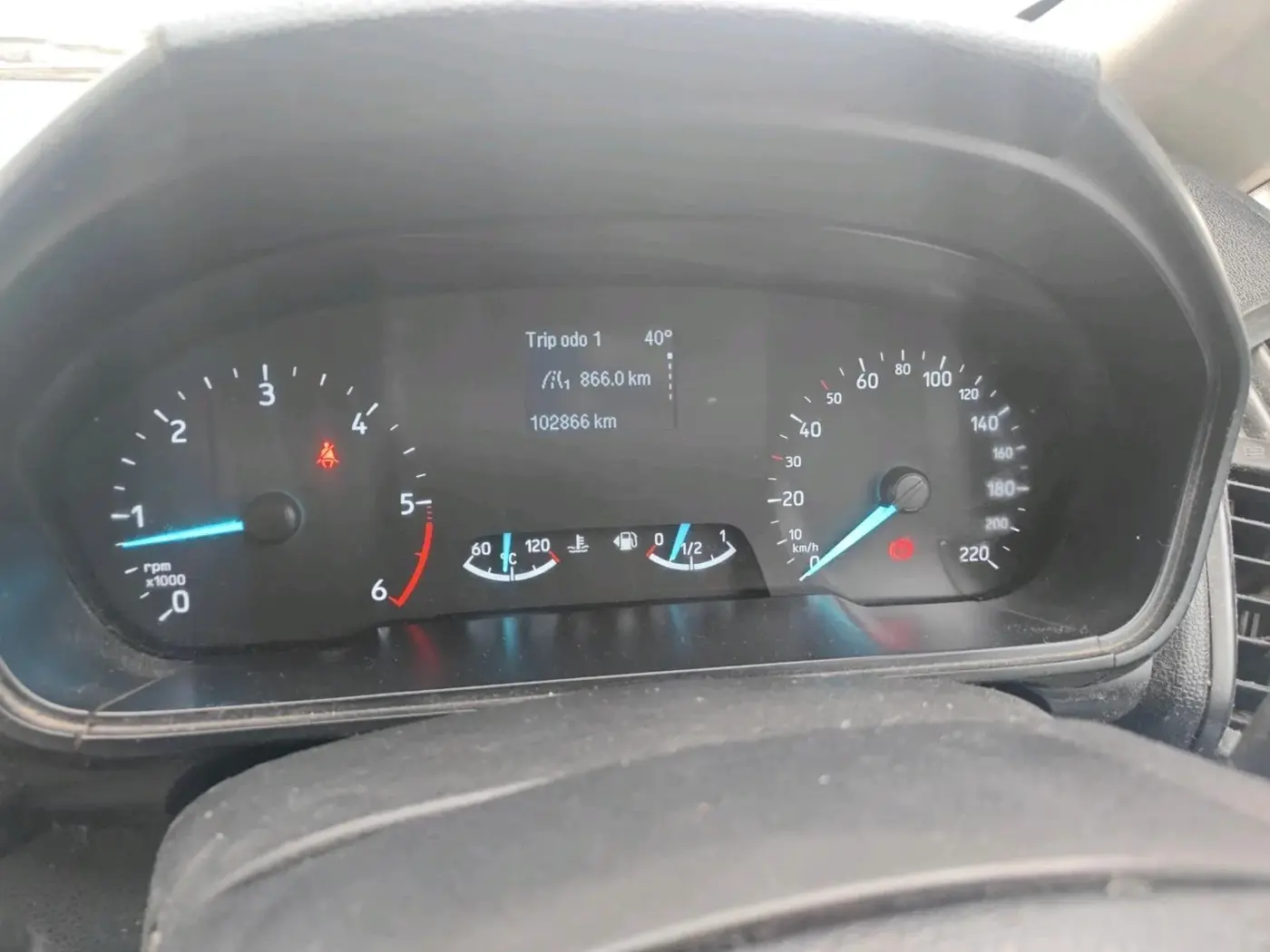 2018 Ford Ecosport TITANIUM 1.5L DIESEL, Diesel, Manual, 1,04,000 km, interior