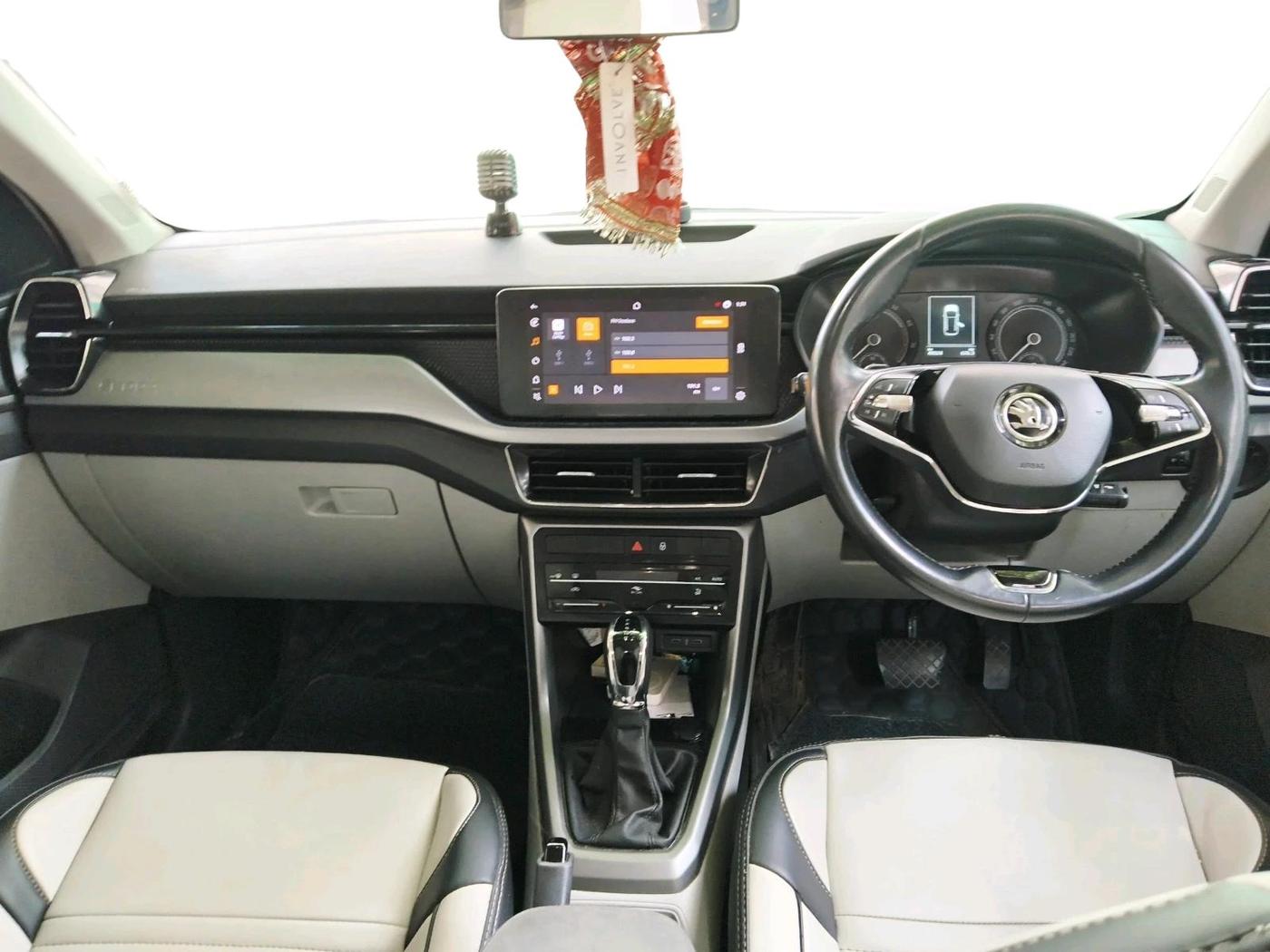 2022 Skoda KUSHAQ AMBITION 1.0L TSI AT, Petrol, Automatic, 49,024 km, interior