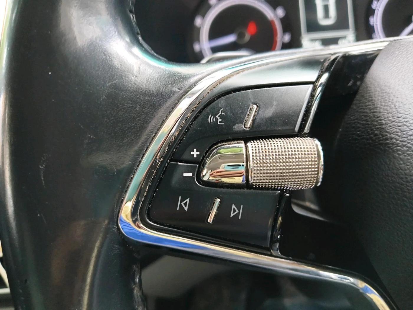 2022 Skoda KUSHAQ AMBITION 1.0L TSI AT, Petrol, Automatic, 49,024 km, interior