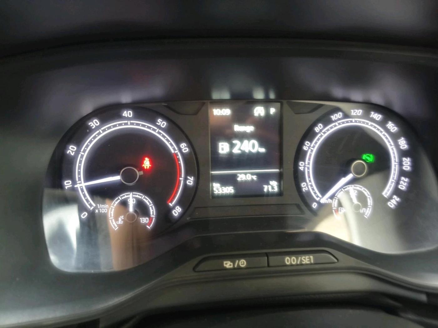 2021 Skoda KUSHAQ STYLE 1.5L TSI DSG, Petrol, Automatic, 53,305 km, interior